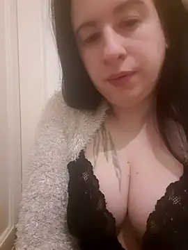 Snapshot of Tinka-Bella-Privat chatting on 04-28-26, 04:06 Tinka-Bella-Privat online show from 04-28-26, 04:06