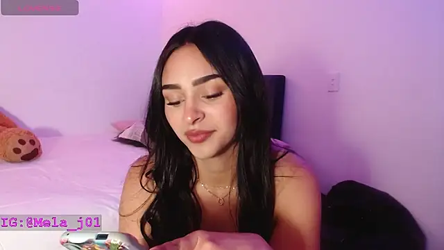 Melaniie01 online show from 12-12-24, 10:52