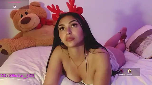 Melaniie01 online show from 12-31-24, 01:04