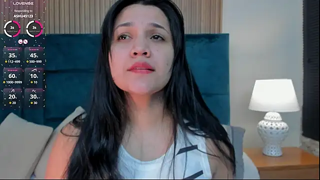Snapshot of Kareena_chopra chatting on 06-27-26, 12:22 Kareena chopra online show from 06-27-26, 12:22