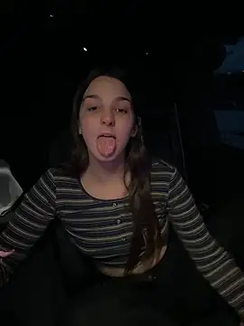 Snapshot of DoriDeluxe66 chatting on 02-10-25, 06:03 DoriDeluxe66 online show from 02-10-25, 06:03