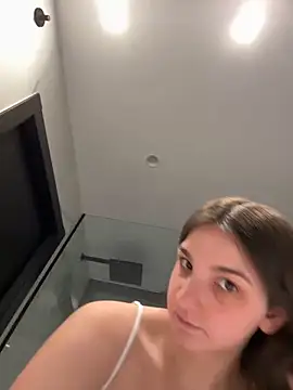 Snapshot of DoriDeluxe66 chatting on 02-15-25, 10:31 DoriDeluxe66 online show from 02-15-25, 10:31