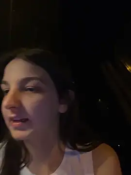 Snapshot of DoriDeluxe66 chatting on 03-09-25, 10:52 DoriDeluxe66 online show from 03-09-25, 10:52