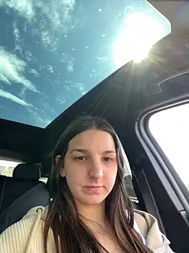 Snapshot of DoriDeluxe66 chatting on 03-10-25, 01:43 DoriDeluxe66 online show from 03-10-25, 01:43