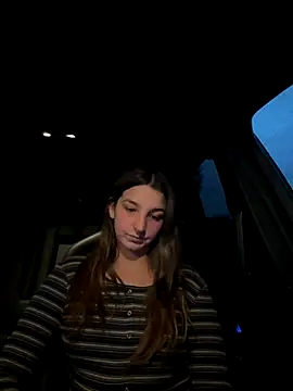 Snapshot of DoriDeluxe66 chatting on 09-09-25, 06:18 DoriDeluxe66 online show from 09-09-25, 06:18