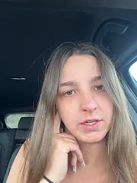 Snapshot of DoriDeluxe66 chatting on 09-20-25, 09:21 DoriDeluxe66 online show from 09-20-25, 09:21