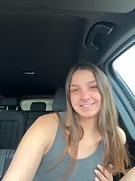 Snapshot of DoriDeluxe66 chatting on 10-05-25, 08:01 DoriDeluxe66 online show from 10-05-25, 08:01