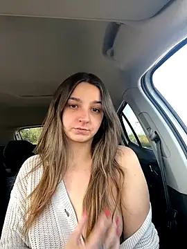 Snapshot of DoriDeluxe66 chatting on 11-13-25, 11:31 DoriDeluxe66 online show from 11-13-25, 11:31