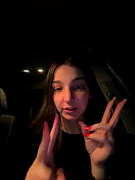 Snapshot of DoriDeluxe66 chatting on 11-21-25, 10:30 DoriDeluxe66 online show from 11-21-25, 10:30