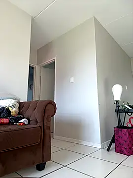 StupidNaturalPhatBooty  online show from 12-18-25, 05:35