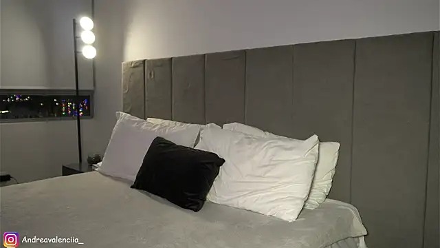 Snapshot of kendall_ruiz chatting on 02-25-25, 02:14 kendall ruiz online show from 02-25-25, 02:14