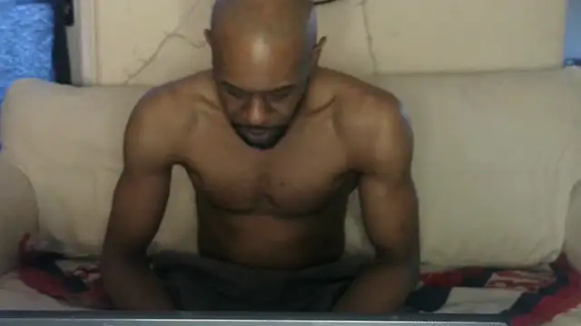 CuzzyB69 online show from 04-08-26, 06:13