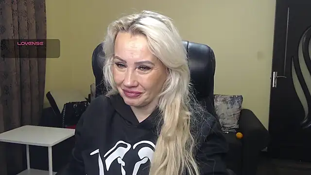 Snapshot of KandyHellenx chatting on 01-09-26, 06:16 KandyHellenx online show from 01-09-26, 06:16