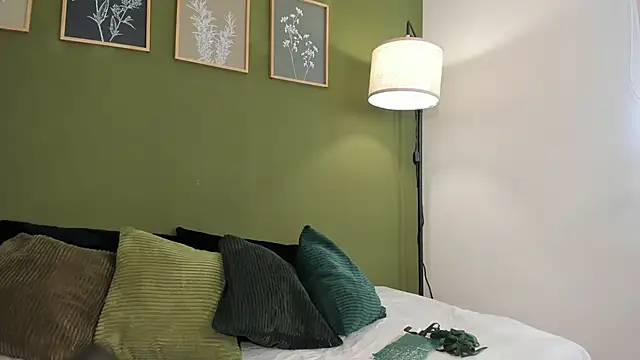 karlye 5 online show from 09-13-25, 01:11