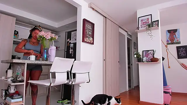 Snapshot of karlye_5 chatting on 12-04-25, 01:09 karlye 5 online show from 12-04-25, 01:09