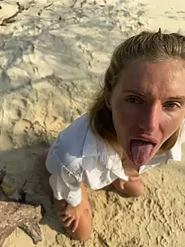 Snapshot of neighbours_love chatting on 01-30-25, 08:11 neighbours love online show from 01-30-25, 08:11