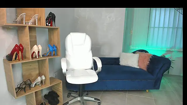 MissRhodes1 online show from 01-15-25, 11:08