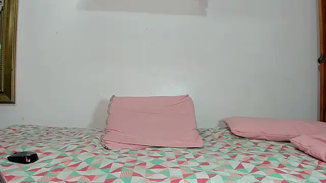 Snapshot of naia_blessed chatting on 02-05-25, 07:10 naia blessed online show from 02-05-25, 07:10