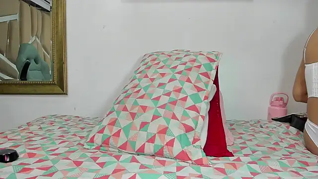 Snapshot of naia_blessed chatting on 02-08-25, 07:16 naia blessed online show from 02-08-25, 07:16