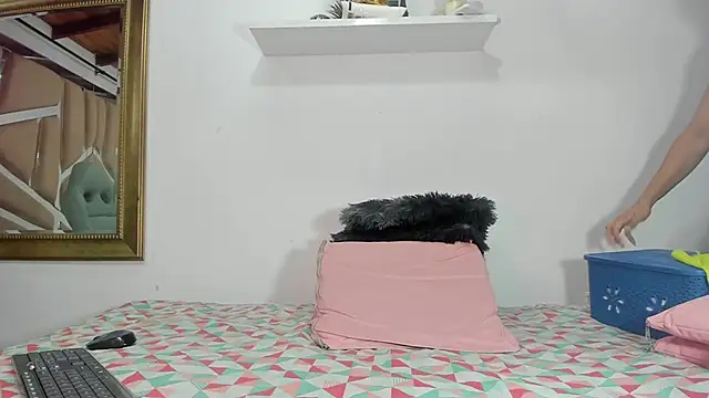 Snapshot of naia_blessed chatting on 02-14-25, 07:12 naia blessed online show from 02-14-25, 07:12