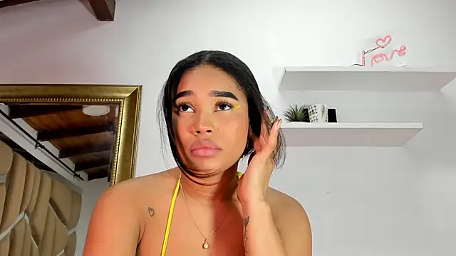 Snapshot of naia_blessed chatting on 02-25-25, 01:20 naia blessed online show from 02-25-25, 01:20