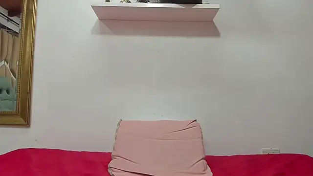 Snapshot of naia_blessed chatting on 02-25-25, 07:14 naia blessed online show from 02-25-25, 07:14