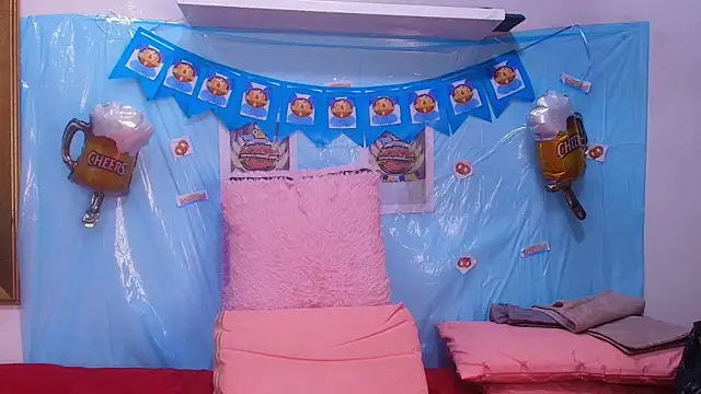 Snapshot of naia_blessed chatting on 09-24-25, 07:17 naia blessed online show from 09-24-25, 07:17