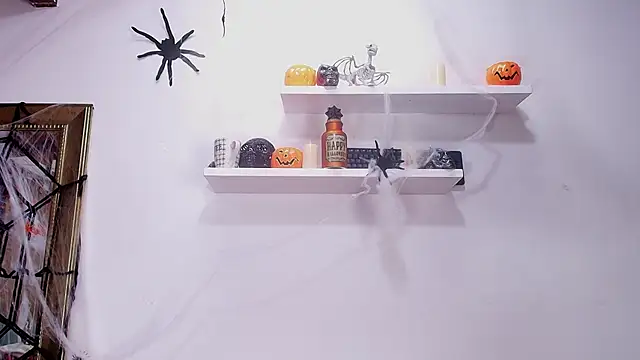 Snapshot of naia_blessed chatting on 10-26-25, 07:09 naia blessed online show from 10-26-25, 07:09