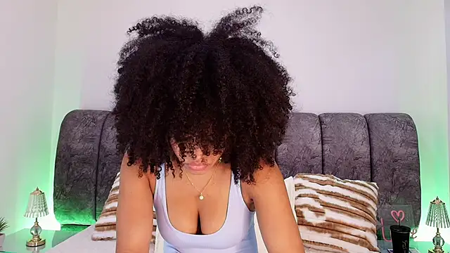 Snapshot of naia_blessed chatting on 11-12-25, 07:13 naia blessed online show from 11-12-25, 07:13