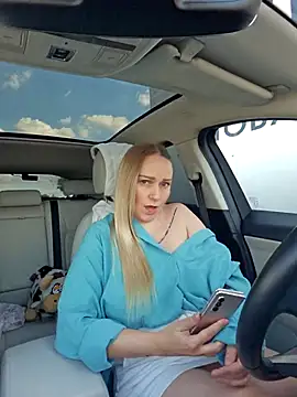 Snapshot of Bondgirl_013 chatting on 09-21-25, 11:56 Bondgirl 013 online show from 09-21-25, 11:56