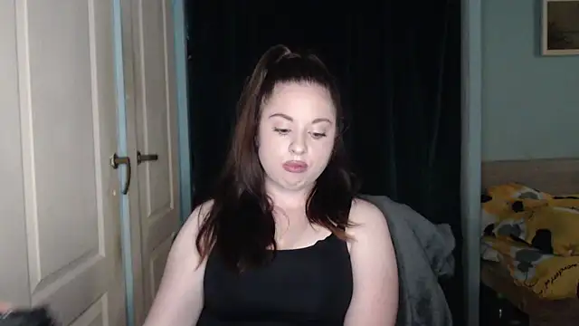 Snapshot of ryhhnnagold99 chatting on 06-17-26, 01:23 ryhhnnagold99 online show from 06-17-26, 01:23