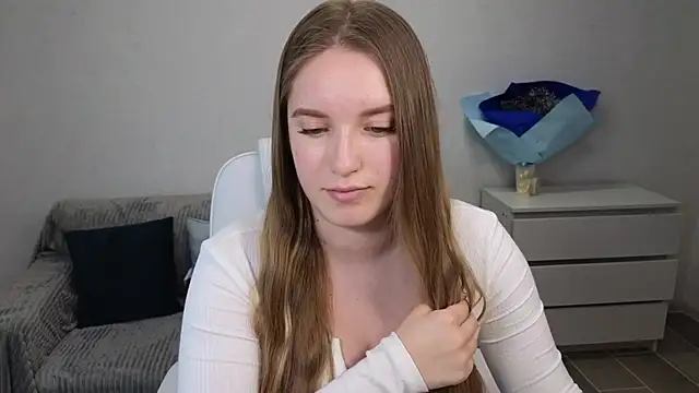 Snapshot of EvaMaddison chatting on 01-08-25, 03:17 EvaMaddison online show from 01-08-25, 03:17