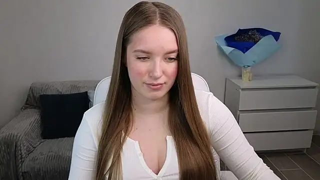 Snapshot of EvaMaddison chatting on 02-08-25, 06:01 EvaMaddison online show from 02-08-25, 06:01