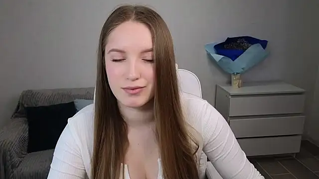 Snapshot of EvaMaddison chatting on 02-13-25, 04:43 EvaMaddison online show from 02-13-25, 04:43