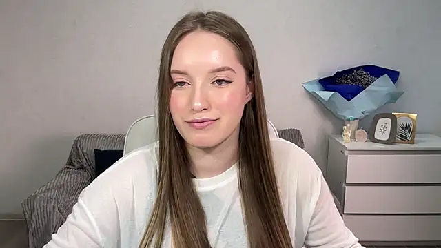 Snapshot of EvaMaddison chatting on 09-25-25, 08:18 EvaMaddison online show from 09-25-25, 08:18