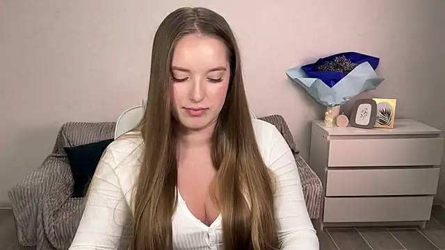 Snapshot of EvaMaddison chatting on 10-08-25, 08:17 EvaMaddison online show from 10-08-25, 08:17