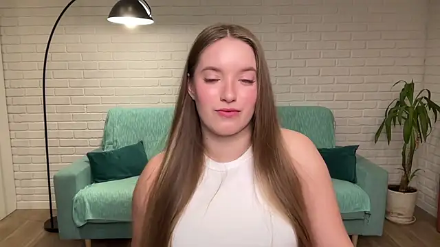 Snapshot of EvaMaddison chatting on 10-28-25, 07:12 EvaMaddison online show from 10-28-25, 07:12