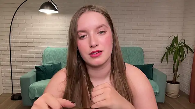 Snapshot of EvaMaddison chatting on 10-30-25, 07:54 EvaMaddison online show from 10-30-25, 07:54