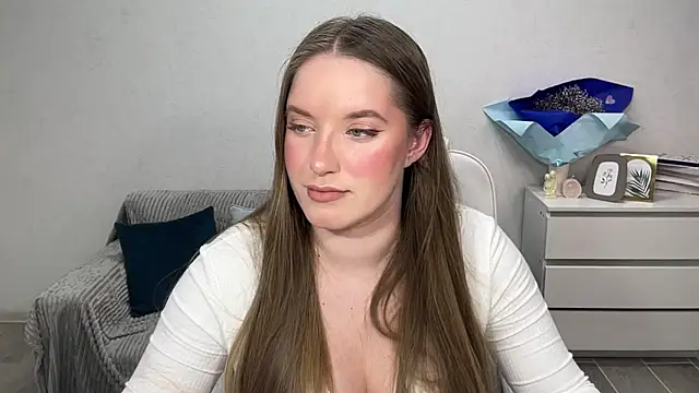 Snapshot of EvaMaddison chatting on 11-16-25, 06:02 EvaMaddison online show from 11-16-25, 06:02