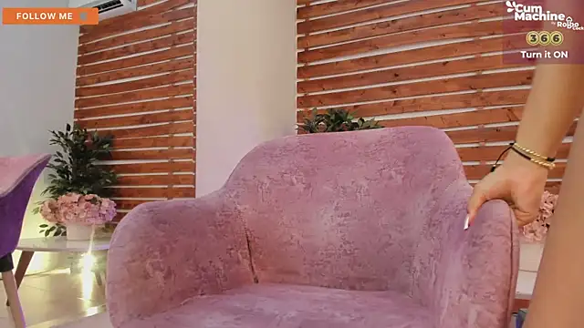 Snapshot of _MeganRain chatting on 03-02-25, 12:32 MeganRain online show from 03-02-25, 12:32