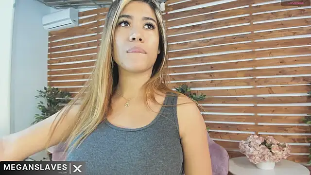 Snapshot of _MeganRain chatting on 03-20-25, 05:35 MeganRain online show from 03-20-25, 05:35