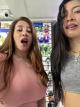 Snapshot of roouse chatting on 09-15-25, 06:13 roouse online show from 09-15-25, 06:13