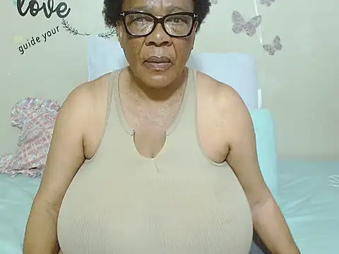 Snapshot of DairyQueen2 chatting on 09-19-25, 06:04 DairyQueen2 online show from 09-19-25, 06:04