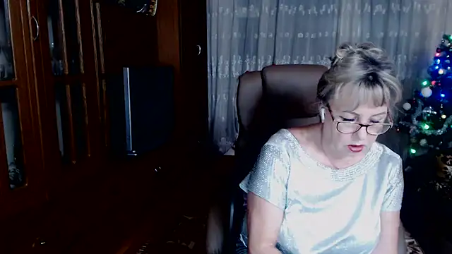 Snapshot of Kallliina chatting on 12-31-24, 05:07 Kallliina online show from 12-31-24, 05:07