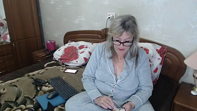 Snapshot of Kallliina chatting on 10-02-25, 06:31 Kallliina online show from 10-02-25, 06:31