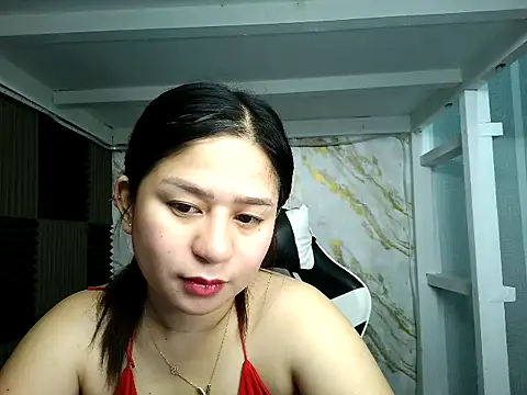 Snapshot of Mia_2022 chatting on 10-26-25, 07:36 Mia 2022 online show from 10-26-25, 07:36