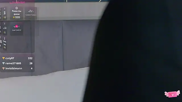 Snapshot of EmyLaveau chatting on 01-30-25, 12:59 EmyLaveau online show from 01-30-25, 12:59