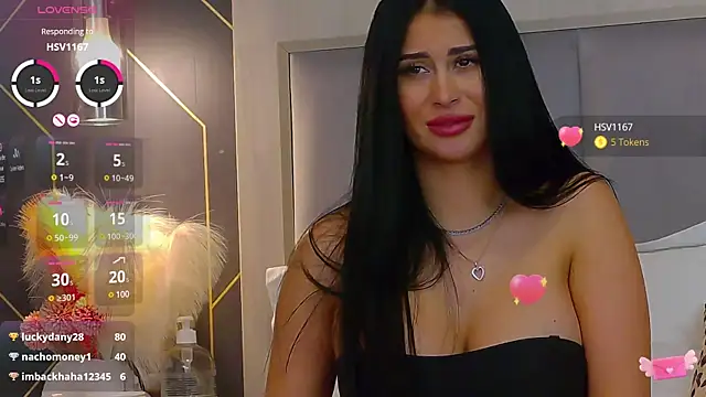 Snapshot of EmyLaveau chatting on 02-01-25, 12:16 EmyLaveau online show from 02-01-25, 12:16