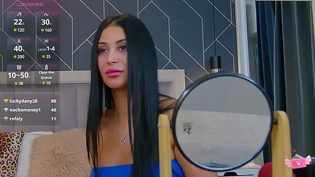 Snapshot of EmyLaveau chatting on 02-05-25, 06:13 EmyLaveau online show from 02-05-25, 06:13