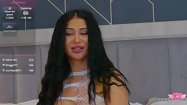 Snapshot of EmyLaveau chatting on 03-05-25, 12:33 EmyLaveau online show from 03-05-25, 12:33